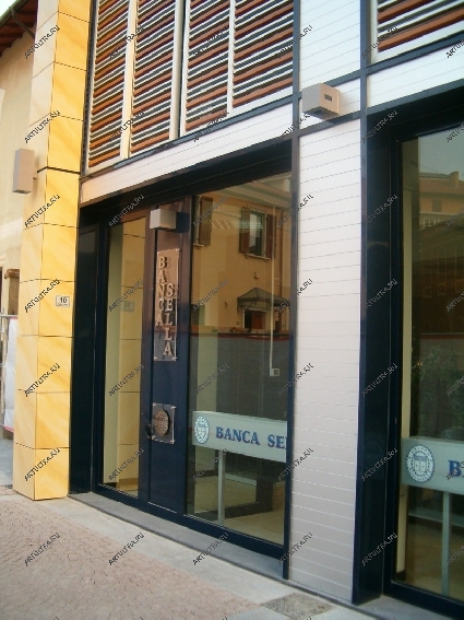 Стальные двери в банк априори являются премиум поскольку снабжены системами повышенной безопасности