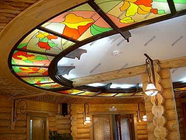 Витражный потолок в абстрактном стиле