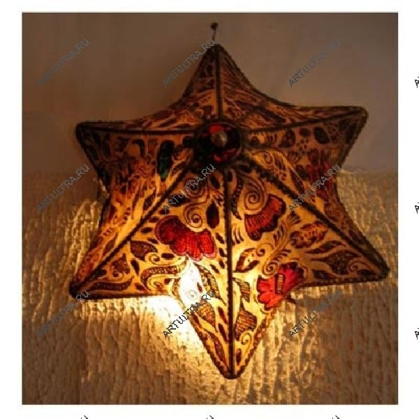 настенный светильник из цветного стекла