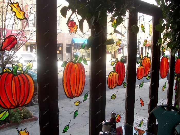 Роспись на окнах кафе ко Дню благодарения