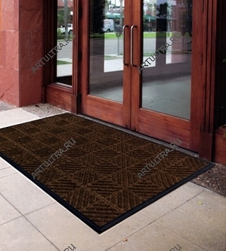 Многообразие вариантов исполнения входной группы фасада позволяет создать неповторимую входную систему