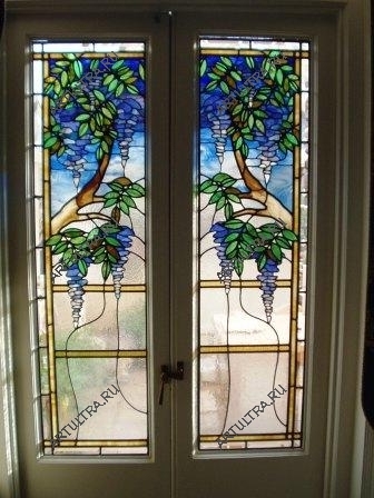 Витраж Тиффани в дверях - долшовечный и изящный декор