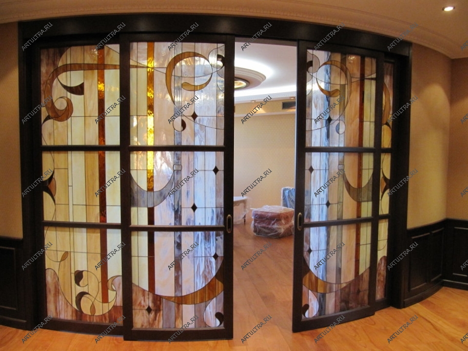 Фото декоративной перегородки подтверждает, что это образец стиля и хорошего вкуса хозяина дома.