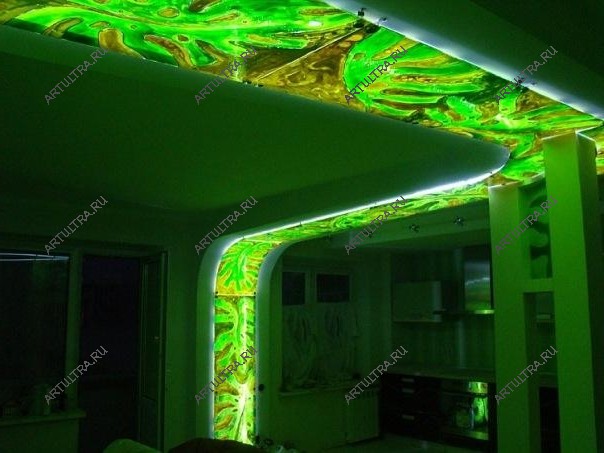 Пример росписи стекла в нише